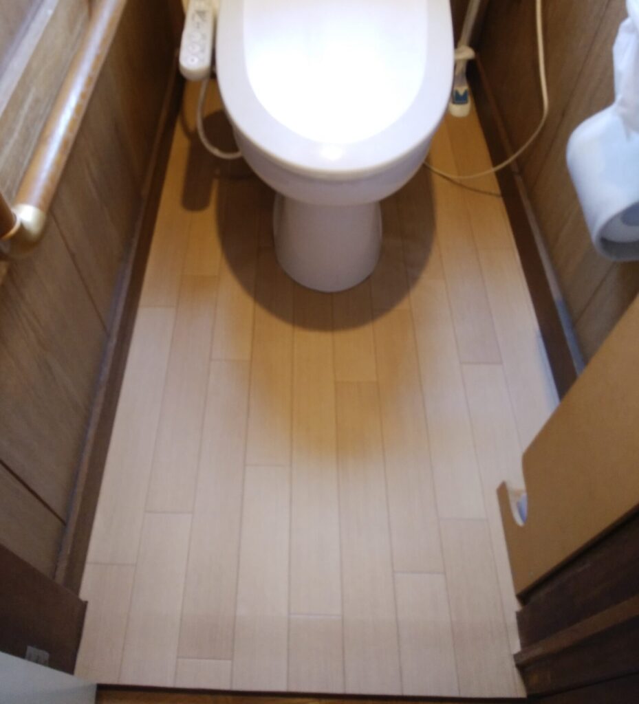 トイレ　DIY　床貼り　フローリング　シート　マット