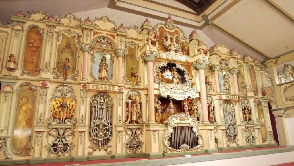 河口湖 オルゴール 音楽と森の美術館