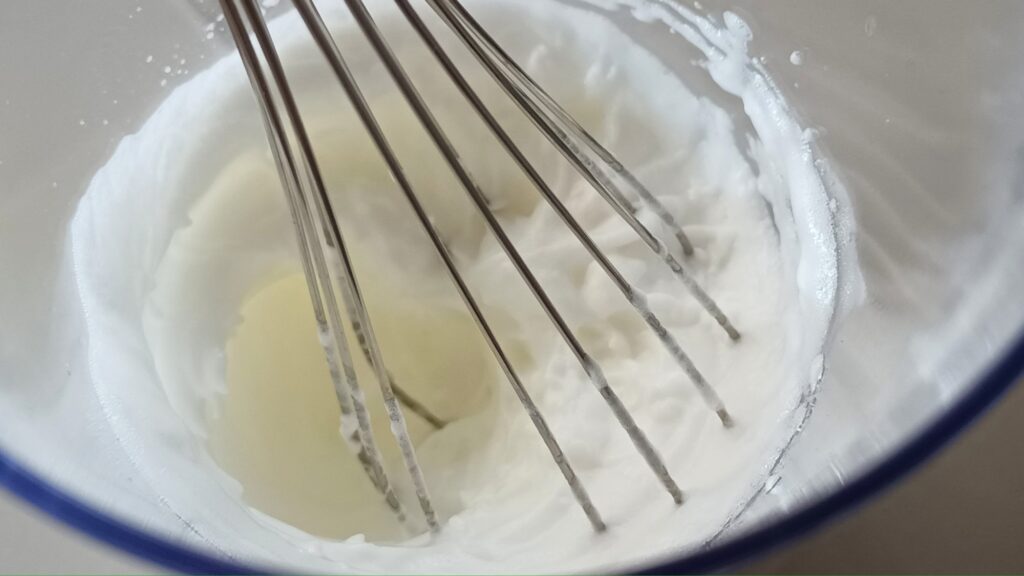 ベルギーワッフル ブリュッセル風 メレンゲとイースト菌で作る生地