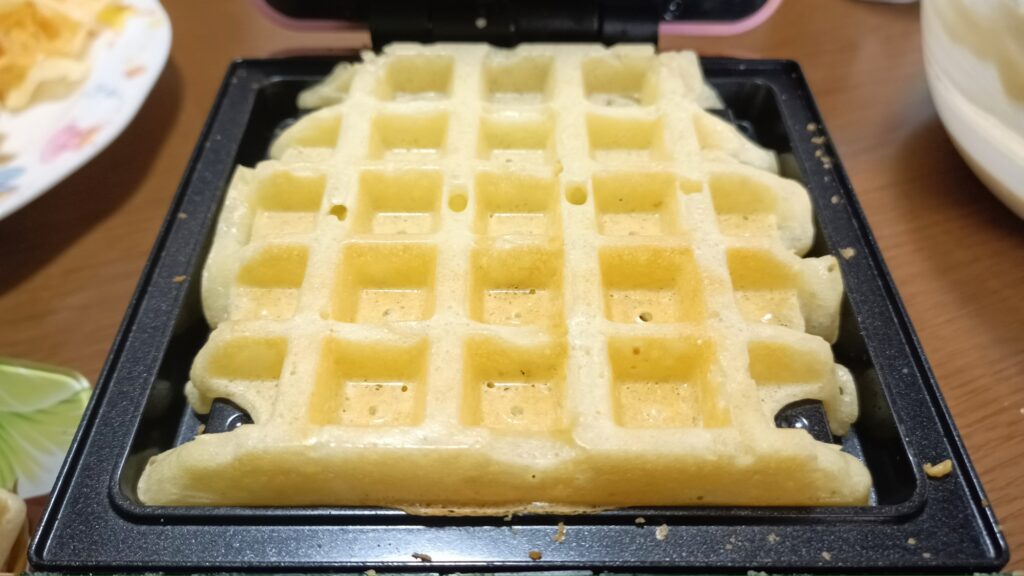 ベルギーワッフル ブリュッセル風 メレンゲとイースト菌で作る生地