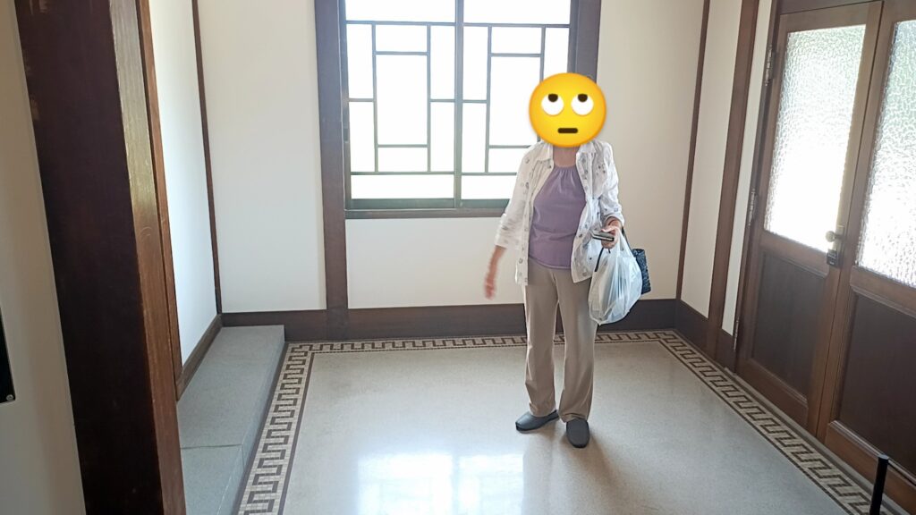 荻外荘 玄関の広さ