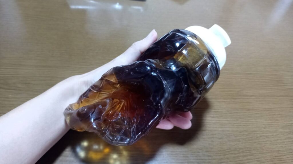 非耐熱容器を加熱する危険性!麦茶容器に熱湯を加えたら変形した