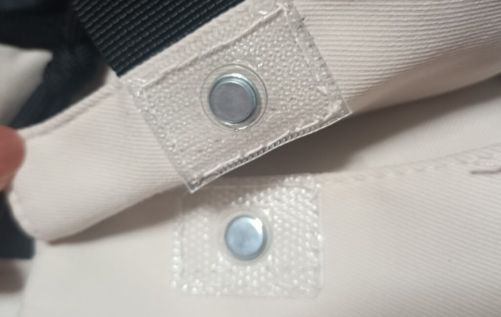 ダイソー 隠しマグネットボタン マジックテープの代替