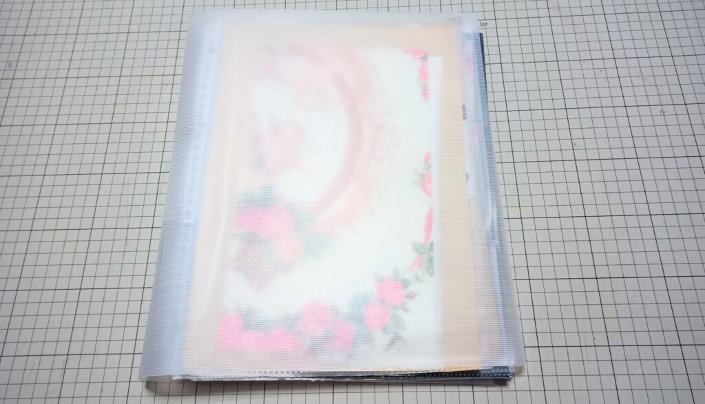 トレーディングカード 生地収納 ダイソー ファイル