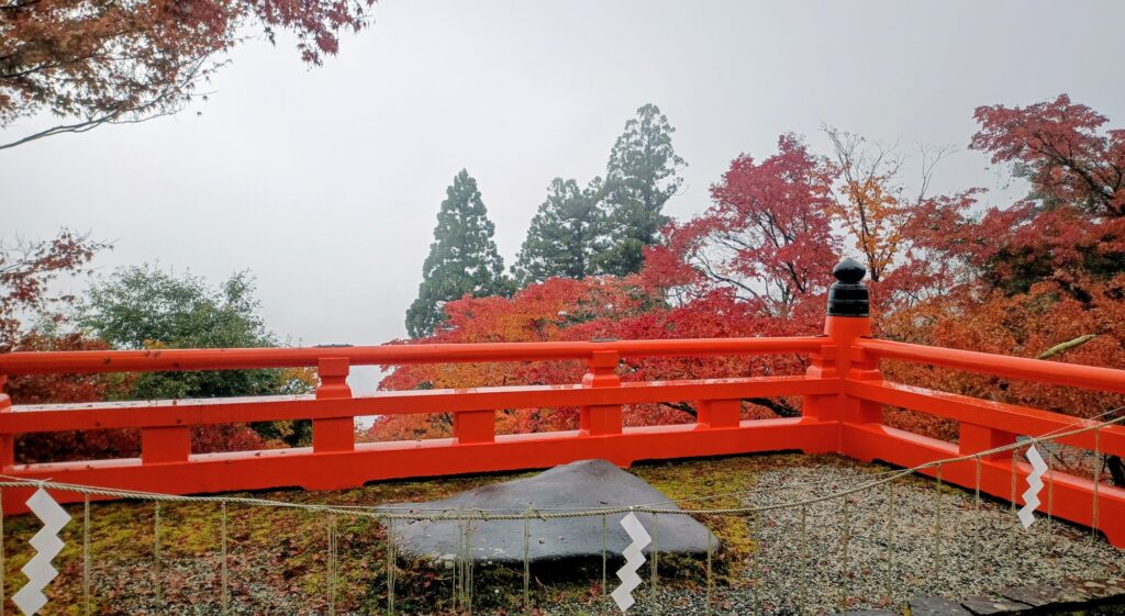 京都 鞍馬寺 翔雲台 雨と雲で景色が見えない