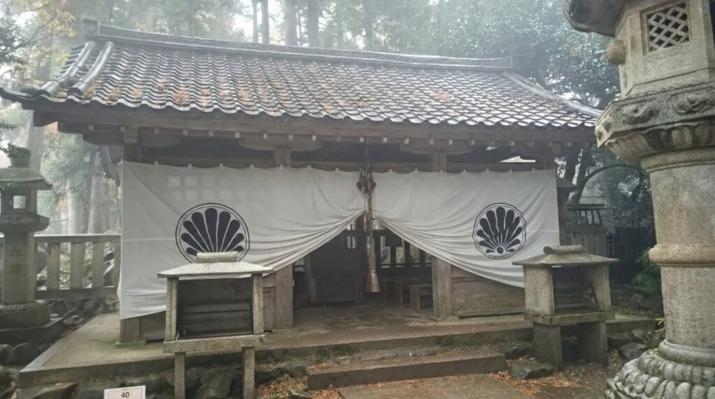 京都 鞍馬寺 奥の院 魔王殿 その先に、護法魔王尊が祀られている