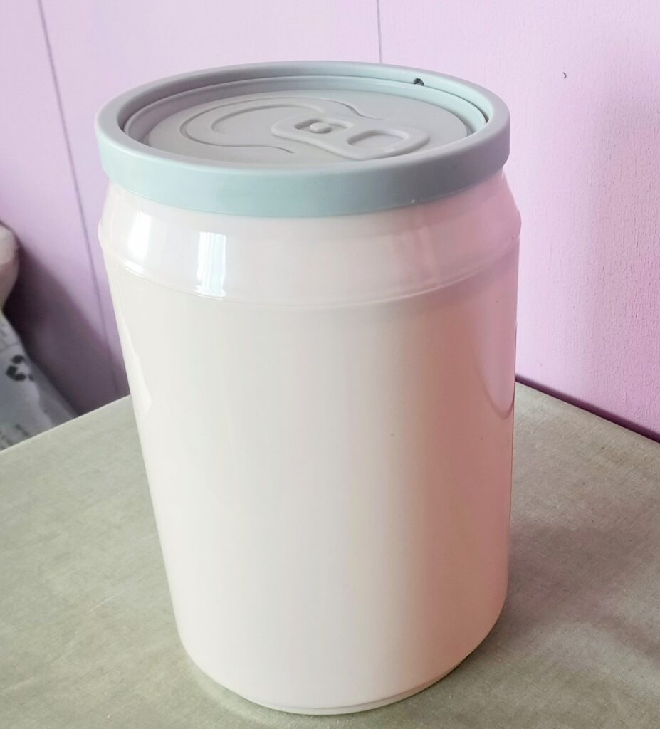 ダイソー 缶型ゴミ箱ピンク 220円