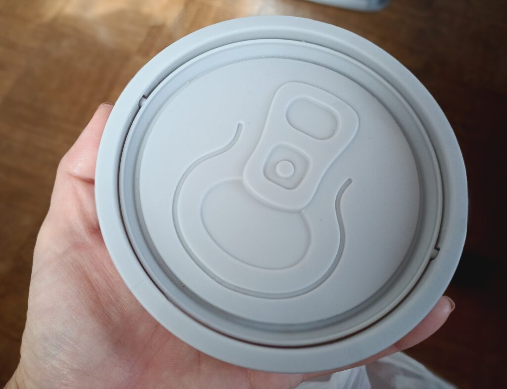 ダイソー 缶型ゴミ箱ピンク 220円