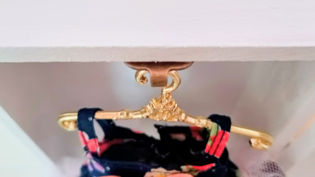 ブライスクローゼット ハンガーをかける