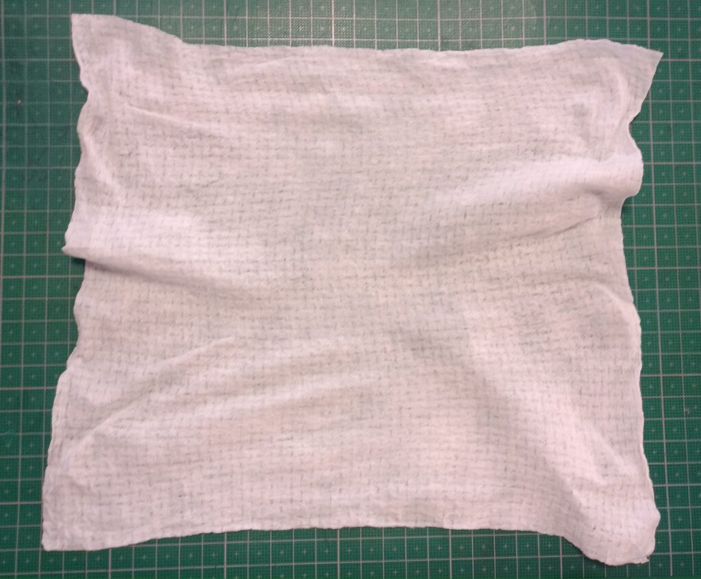 100均 圧縮タオルMの大きさと 他のサイズとの比較