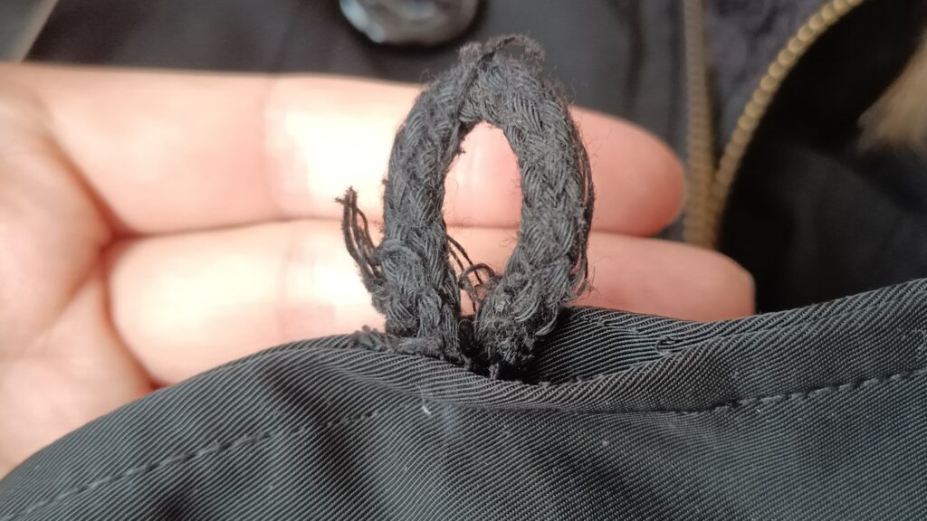 N-2Bジャケットのボタンループを直す