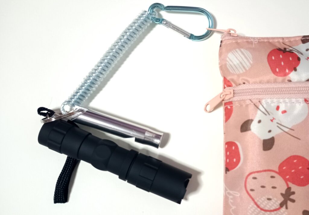 防災 ホイッスル どこにつけるか キーホルダー