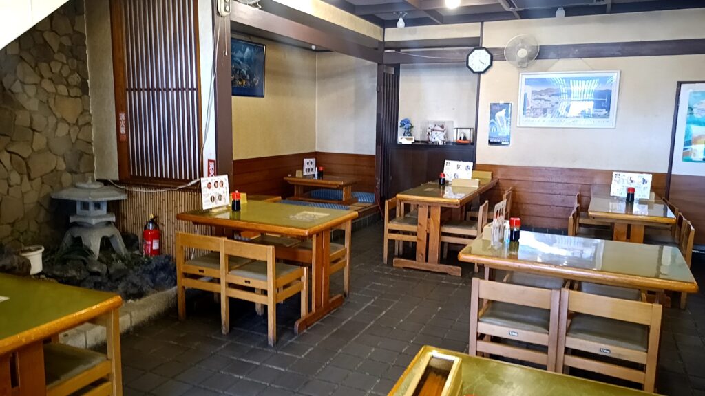 魚そう本店 店内