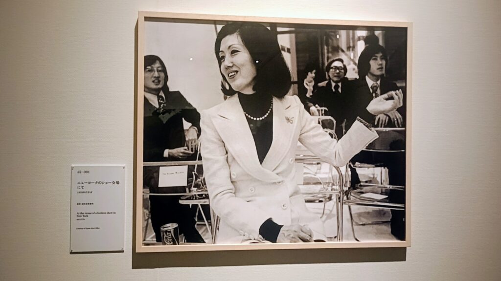 森英恵　ニューヨークのショー会場にて